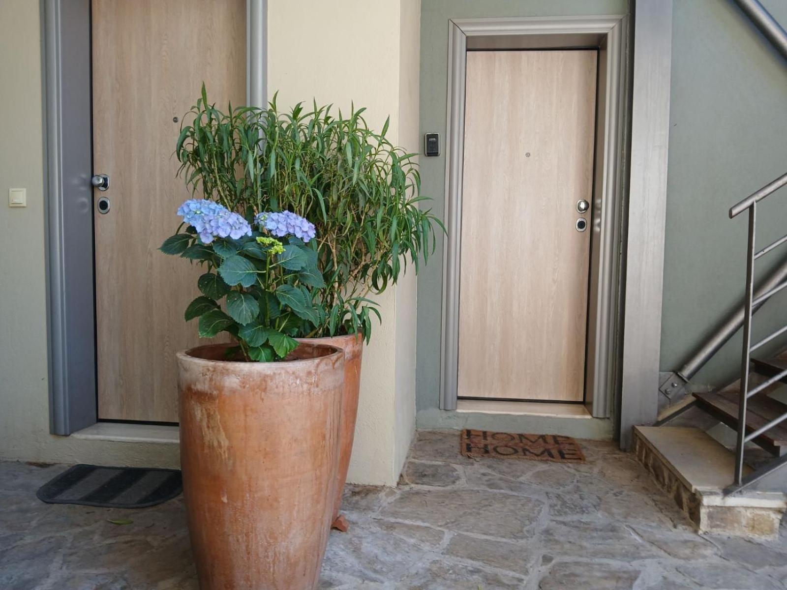 Quiet Urban Studio With Private Backyard Thessaloníki Luaran gambar