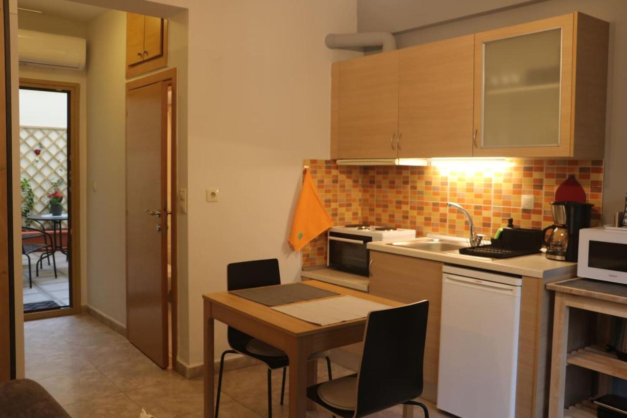 Quiet Urban Studio With Private Backyard Thessaloníki Luaran gambar